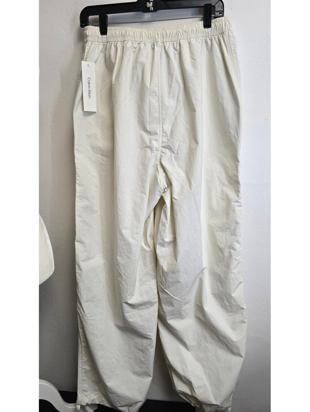 Calvin Klein Jeans Cargo Parachute Pants Ivory M NWT - Picture 9 of 10
